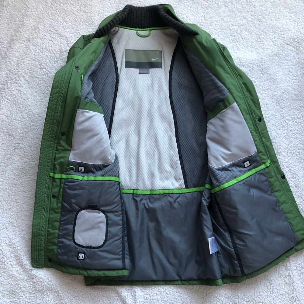 Nike Snowboarding Jacket - Picture 3 of 7